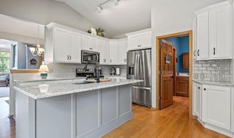 14425 Freesia Way, Apple Valley, MN 55124
