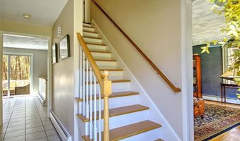 235 Holly Hills Ln, North Kingstown, RI 02874