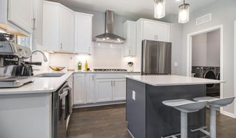 2865 Dillon Dr, Ann Arbor, MI 48105