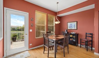 1 Parkside Ct, Algonquin, IL 60102