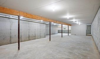 633 Streamside Ave, Hermon, ME 04401
