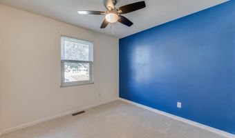 382 Cedar Run Dr, Ballwin, MO 63021