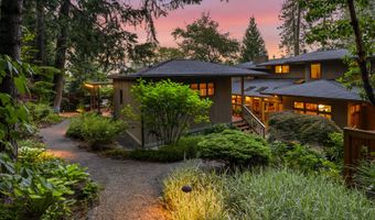 611 Forest St, Ashland, OR 97520