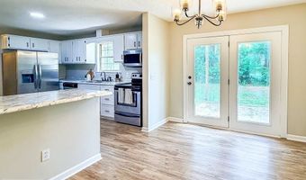 205 Pamela Dr, Allenhurst, GA 31301