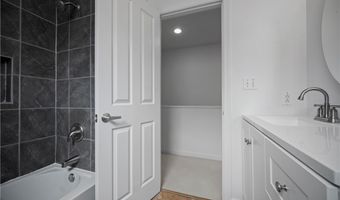 47 S 16th St, Airville, PA 15203