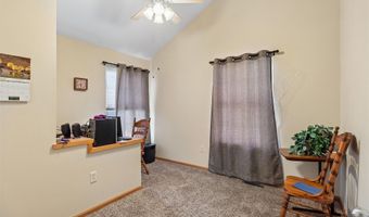 1132 10th Ave NW, Altoona, IA 50009