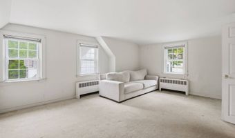 7 Page Rd, Bedford, MA 01730