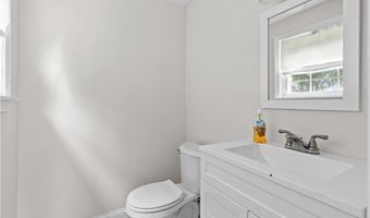 12 Terrace Dr, Bristol, RI 02809