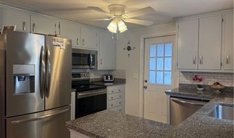 124 Zinnia Dr, Cranston, RI 02920