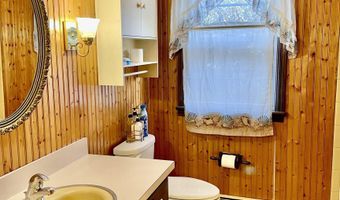 236 E Wyoming Ave, Absecon, NJ 08201