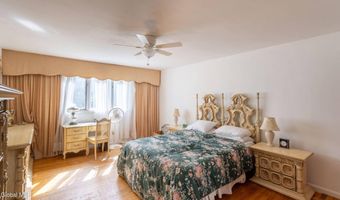 8 Sawyer Pl, Albany, NY 12208