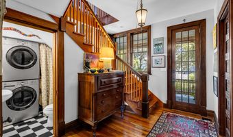 119 Washington St, Bay St. Louis, MS 39520