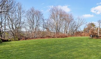 15 Winthrop Blvd, Cromwell, CT 06416