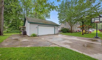 724 Columbia, Algonac, MI 48001