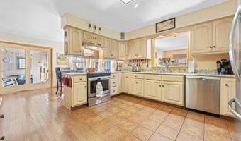853 Fairway Dr, Alliance, OH 44601