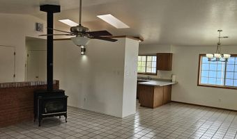 890 STOVALL Ave, Bosque Farms, NM 87068
