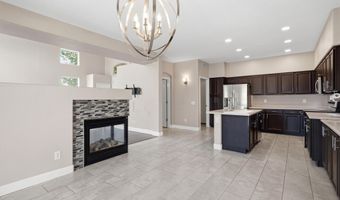 902 W AZALEA Pl, Chandler, AZ 85248