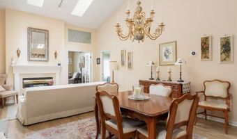 8 Sweet Bay Ln, Amherst, NY 14221