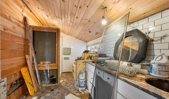 584 Apple Dr, Akron, OH 44319