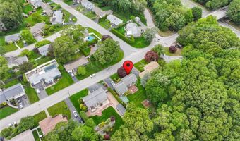 152 Glen Hills Dr, Cranston, RI 02920