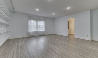 6613 Sonesta Dr, Indianapolis, IN 46217
