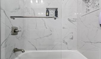 66 Loftus Cir, Bridgeport, CT 06606
