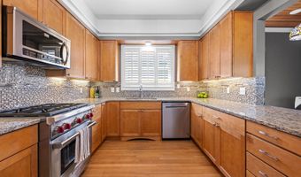 677 17TH St, Astoria, OR 97103