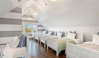 150 Boston Neck Rd, Narragansett, RI 02882