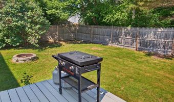 61 Sunny Hollow Pl, Bangor, ME 04401