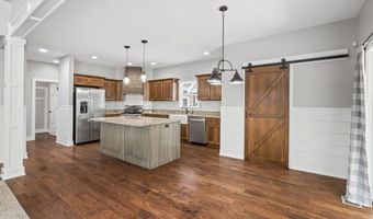 5962 Deer Hollow Rd, Auburn, IN 46706