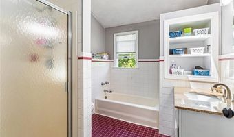 41 Dexter Rock Rd, Lincoln, RI 02865