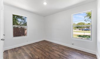 207 E Purdom Ave, Alvarado, TX 76009