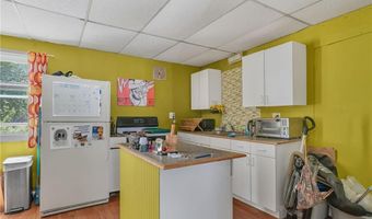 19 Hardwick St, Cumberland, RI 02864