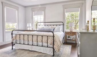 44 State St 2, Bristol, RI 02809