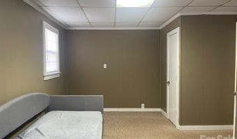 119 Pine St, Badin, NC 28009
