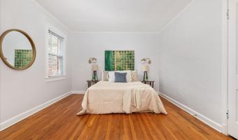 1021 S BARTON St 120, Arlington, VA 22204