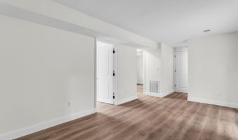 238 Lakewood Ave, Bayville, NJ 08721
