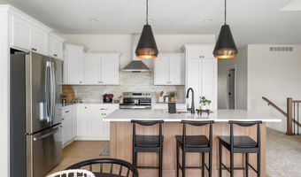 3827 NW Reinhart Dr, Ankeny, IA 50023