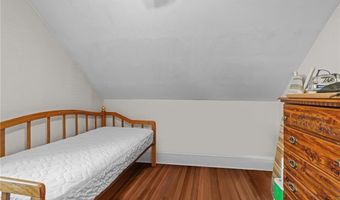 64 Dyer Ave, East Providence, RI 02915