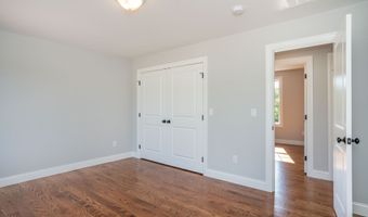 927 High Rd, Berlin, CT 06037