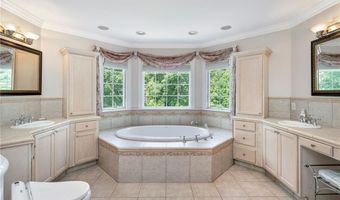 81 Crest Dr, Cranston, RI 02921