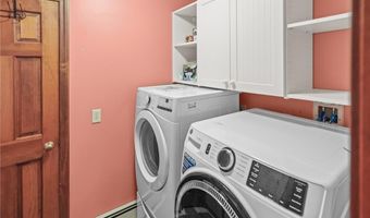13 Sunnyside Dr, Cumberland, RI 02864