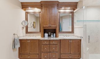 128 SEMINOLE Rd 11, Atlantic Beach, FL 32233