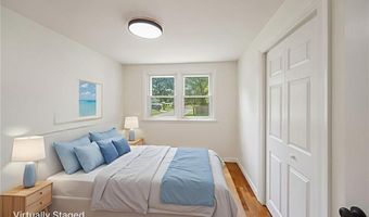 28 Wesleyan Ave, Warwick, RI 02886