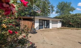702 Presley St S, Atmore, AL 36502