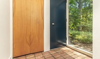 2707 Englave Dr, Ann Arbor, MI 48103