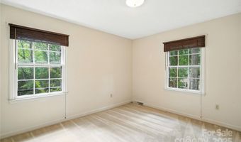 2011 E Barden Rd, Charlotte, NC 28226