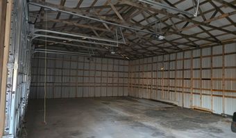 21306 Lawrence 2074, Ash Grove, MO 65604