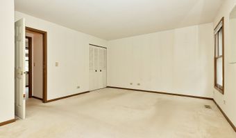 1003 White Pine Dr, Antioch, IL 60002