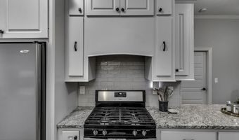 730 Sawgrass Lakes Dr, Brandon, MS 39042